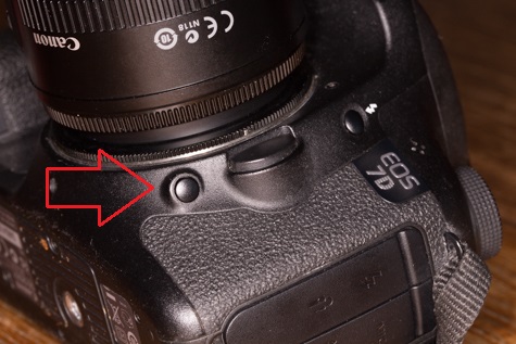 DoF preview button on the 7D on the left, right under the lens release button.